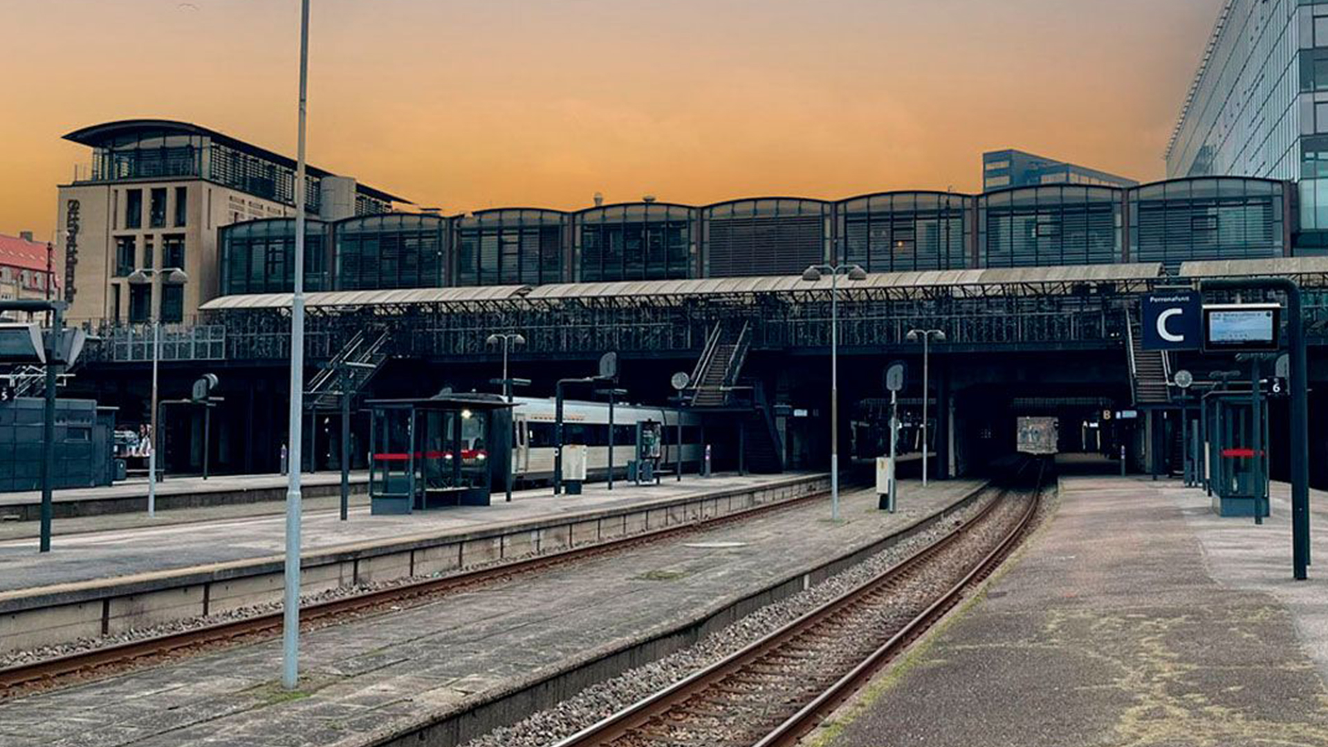 UNISEALS GROUP SUPPLY ACCESS CHAMBERS TO AARHUS CENTRAL STATION
